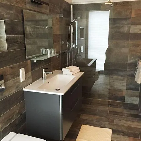 Wohnen Am Flußufer Apartment