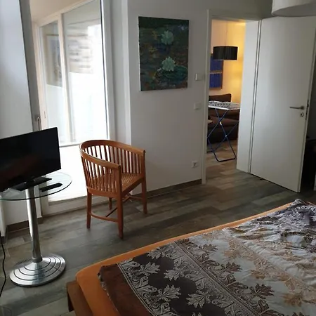 Wohnen Am Flußufer Apartment